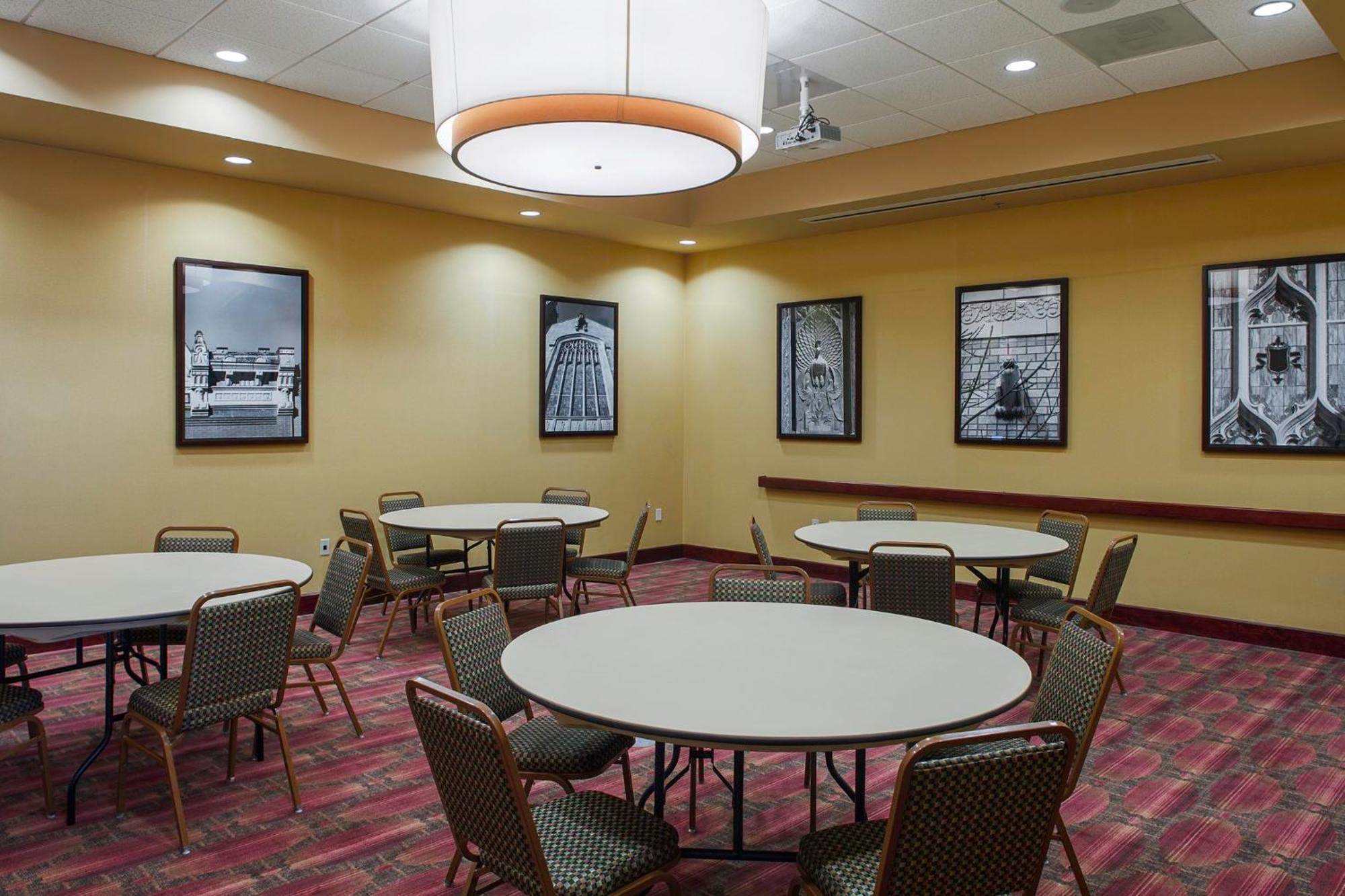 Holiday Inn Ardmore By Ihg Buitenkant foto